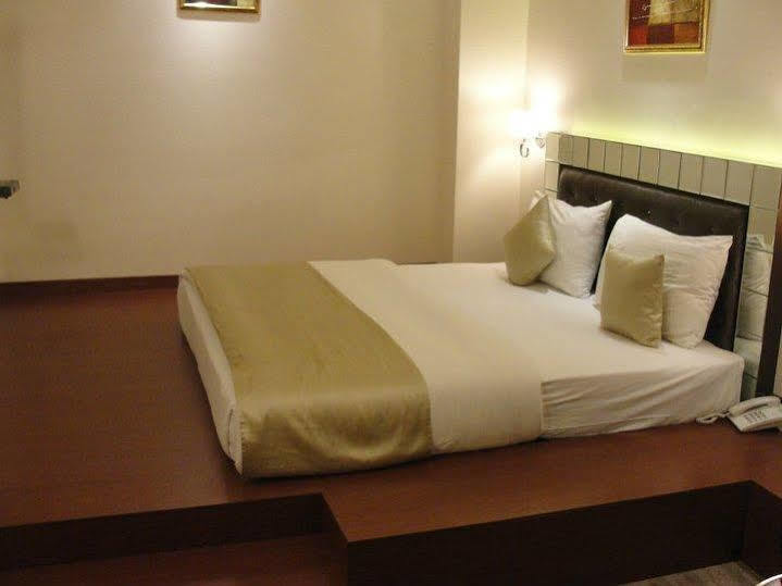 Hotel D'Grand Барели Экстерьер фото